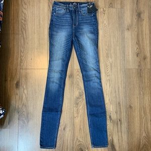High-rise hollister classic stretch size 0L